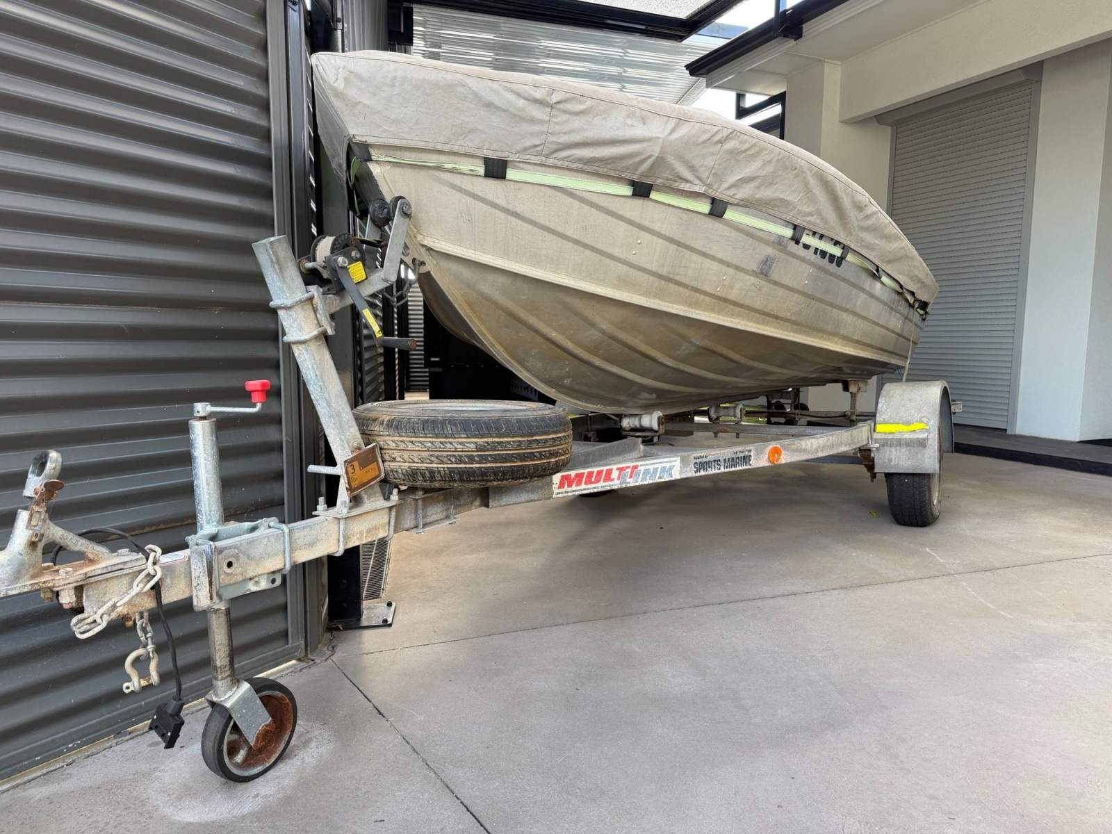 Quintrex 370 Dart HDW