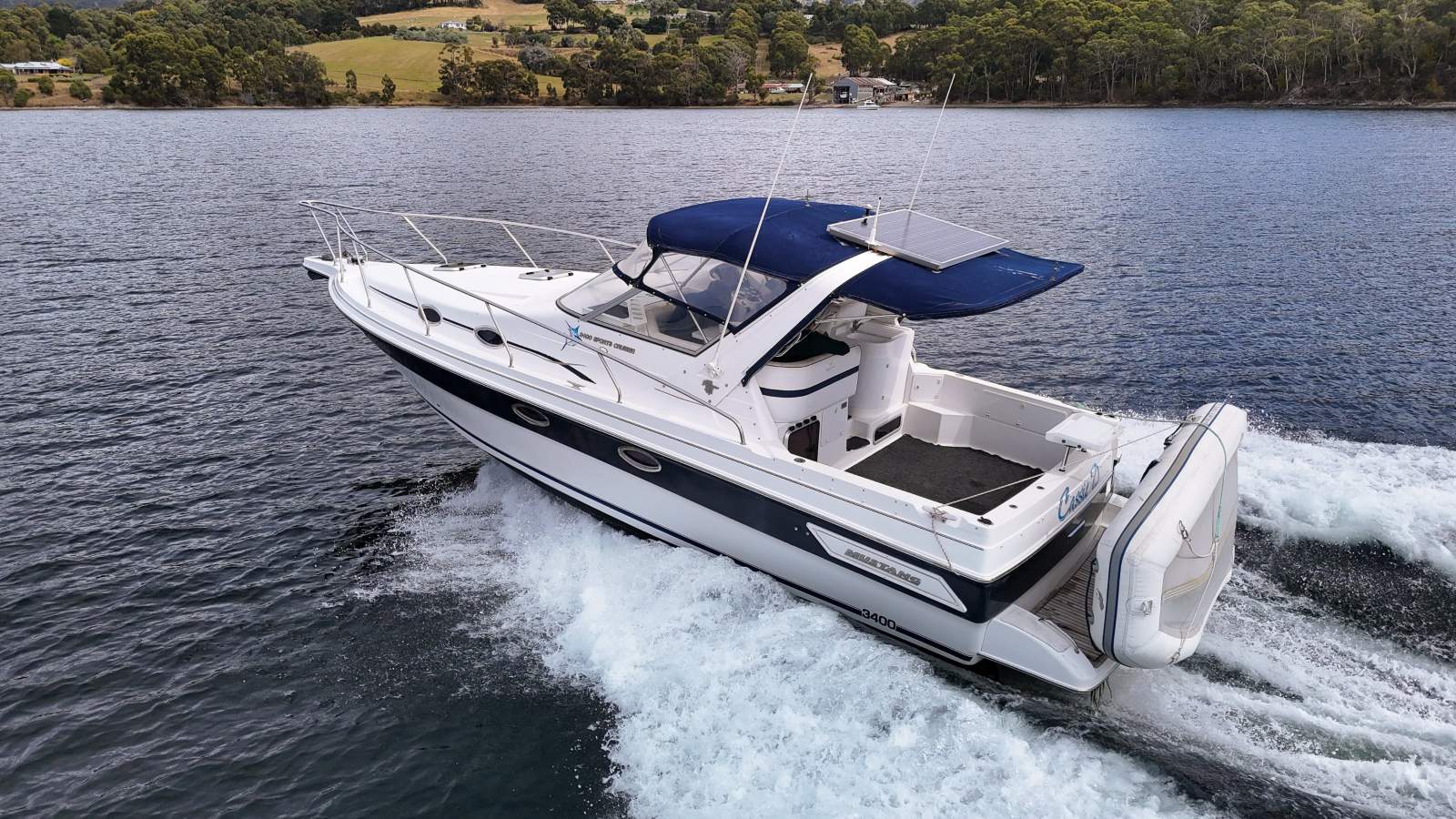 Mustang 3400 Sportscruiser PEDIGREE CRUISER, LUXURIOUS INTERIOR AND ACCOM. !