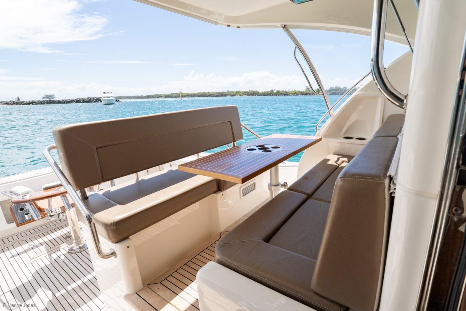 Riviera 63 Enclosed Flybridge SII