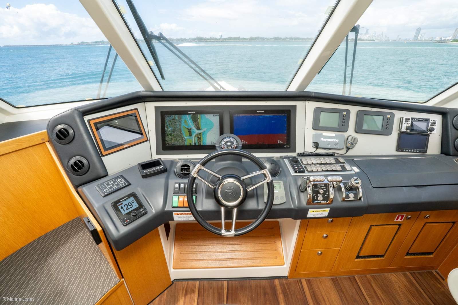 Riviera 63 Enclosed Flybridge SII