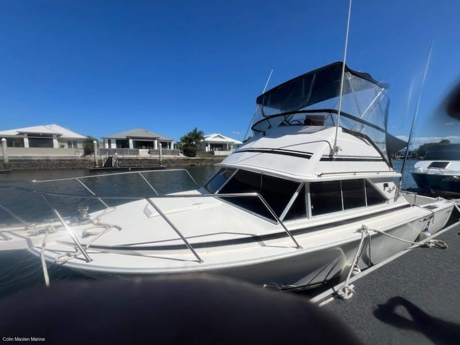 Bertram 28 Flybridge