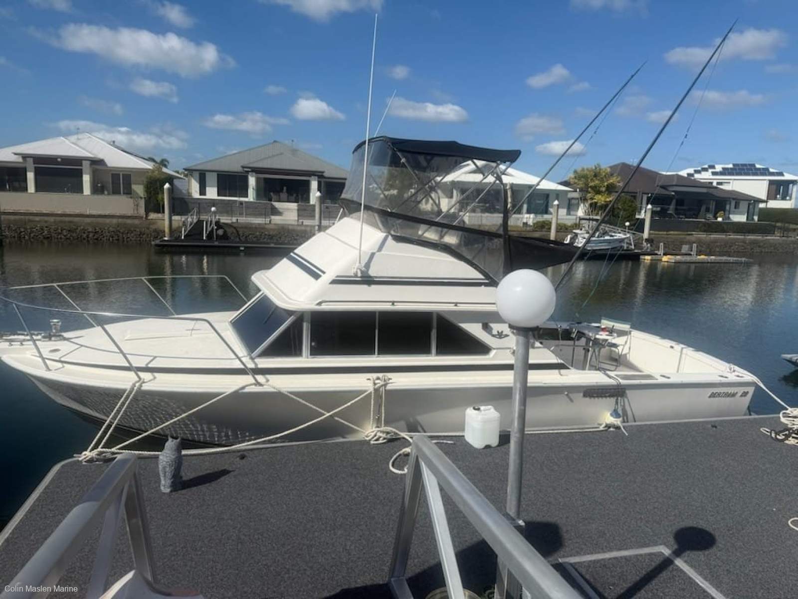 Bertram 28 Flybridge