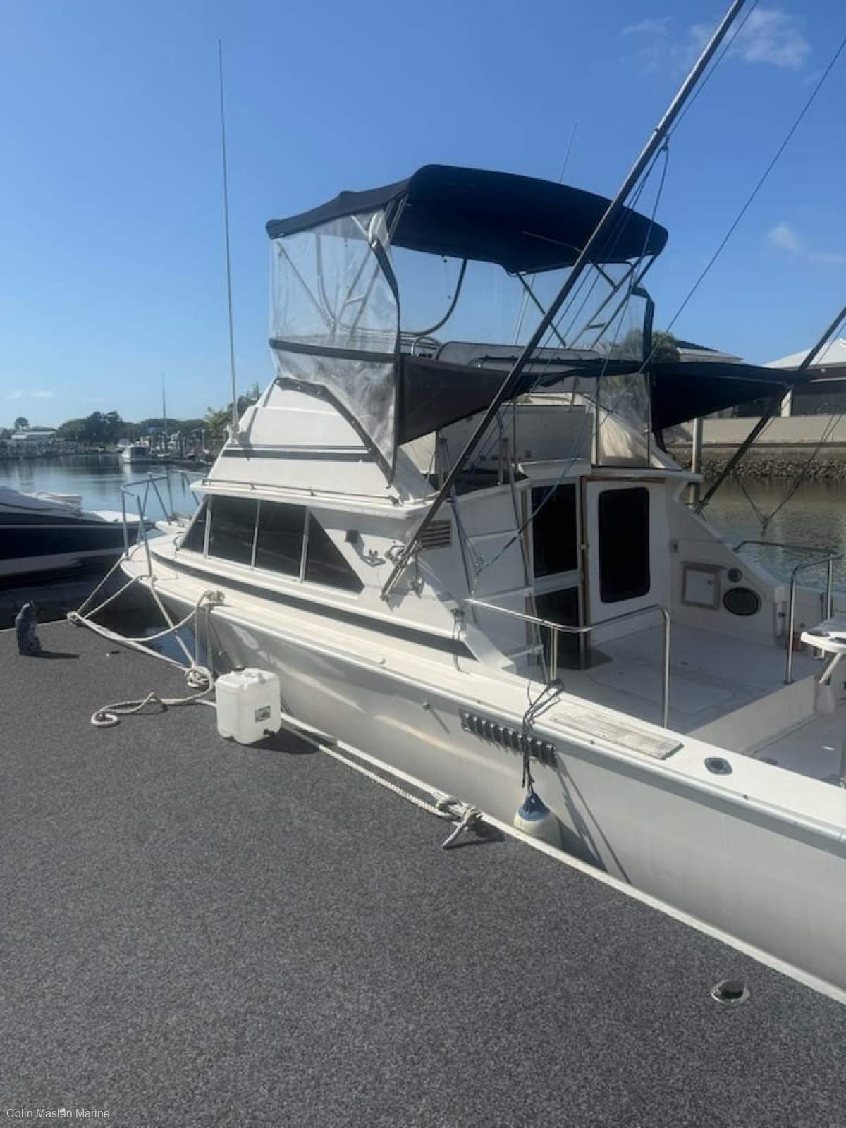 Bertram 28 Flybridge