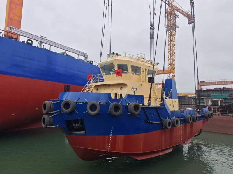 TOWING TUGS