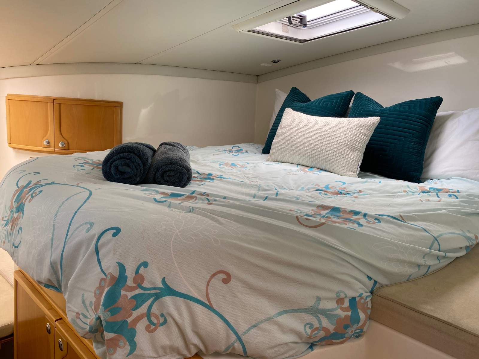 Seawind 1160 Deluxe Exceptionally well maintained with many upgrades