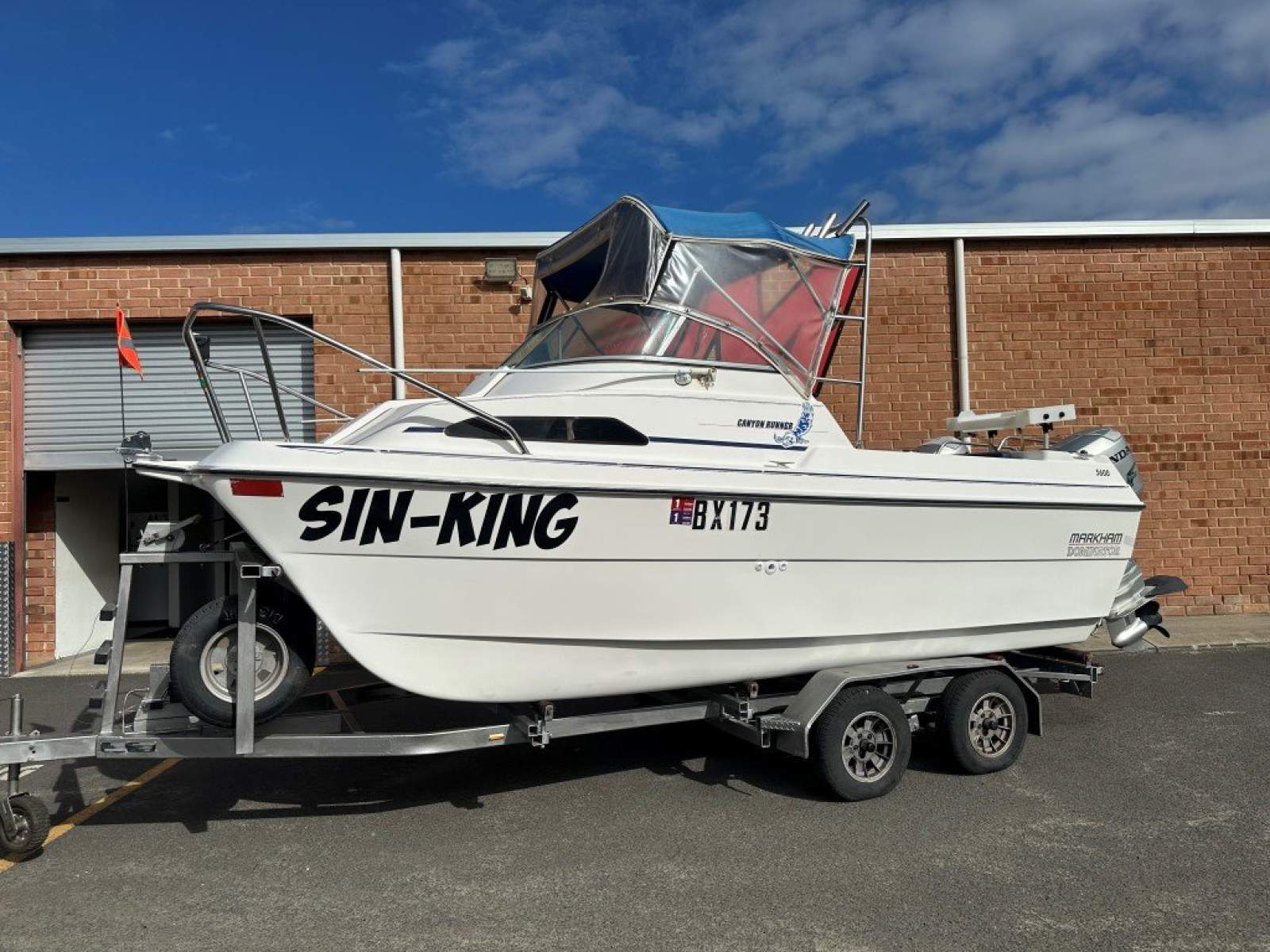 Markham Dominator 5600 Canyon Runner