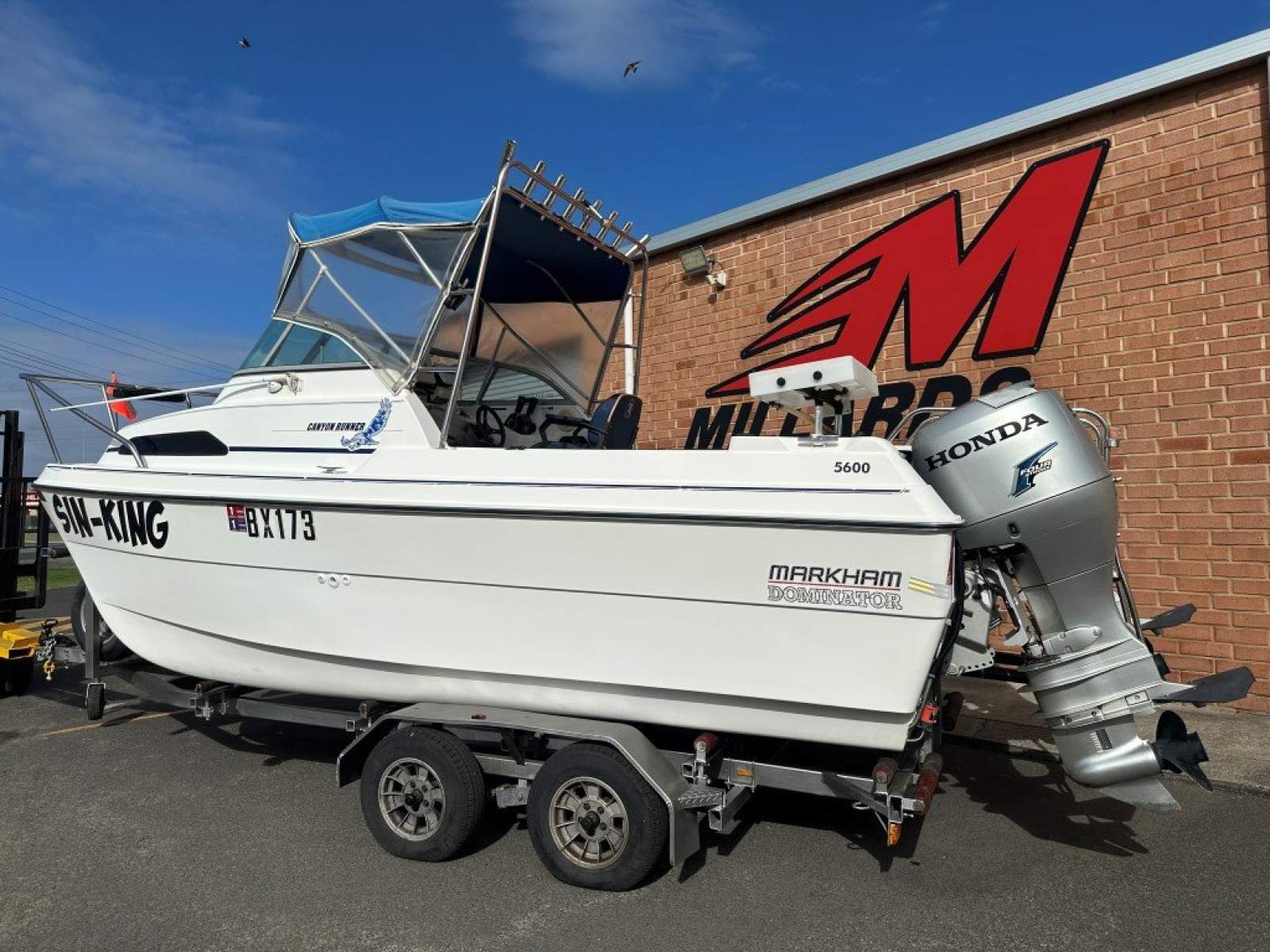 Markham Dominator 5600 Canyon Runner