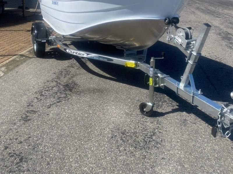 Sea Jay 3.90 Nomad HS 390 High Side Nomad