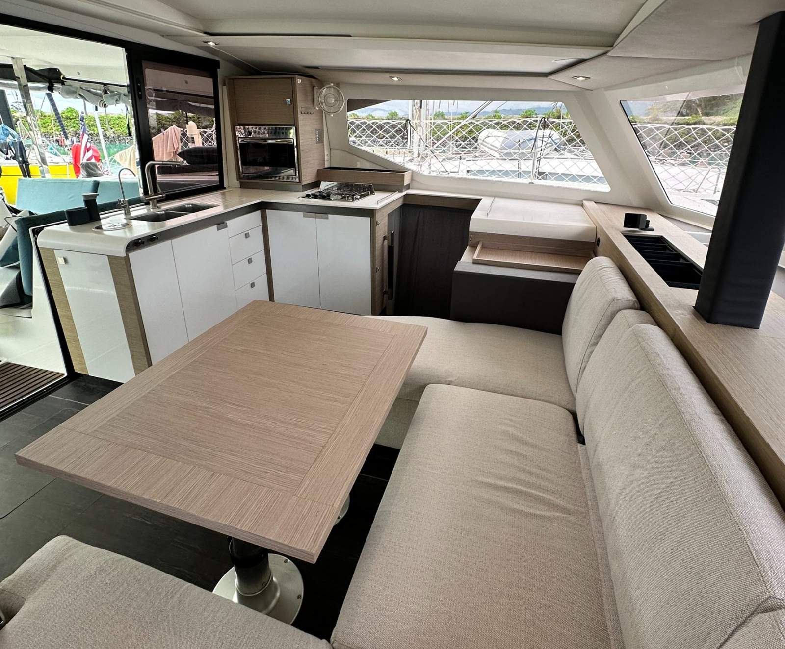 Fountaine Pajot Isla 40 'SV Nils'