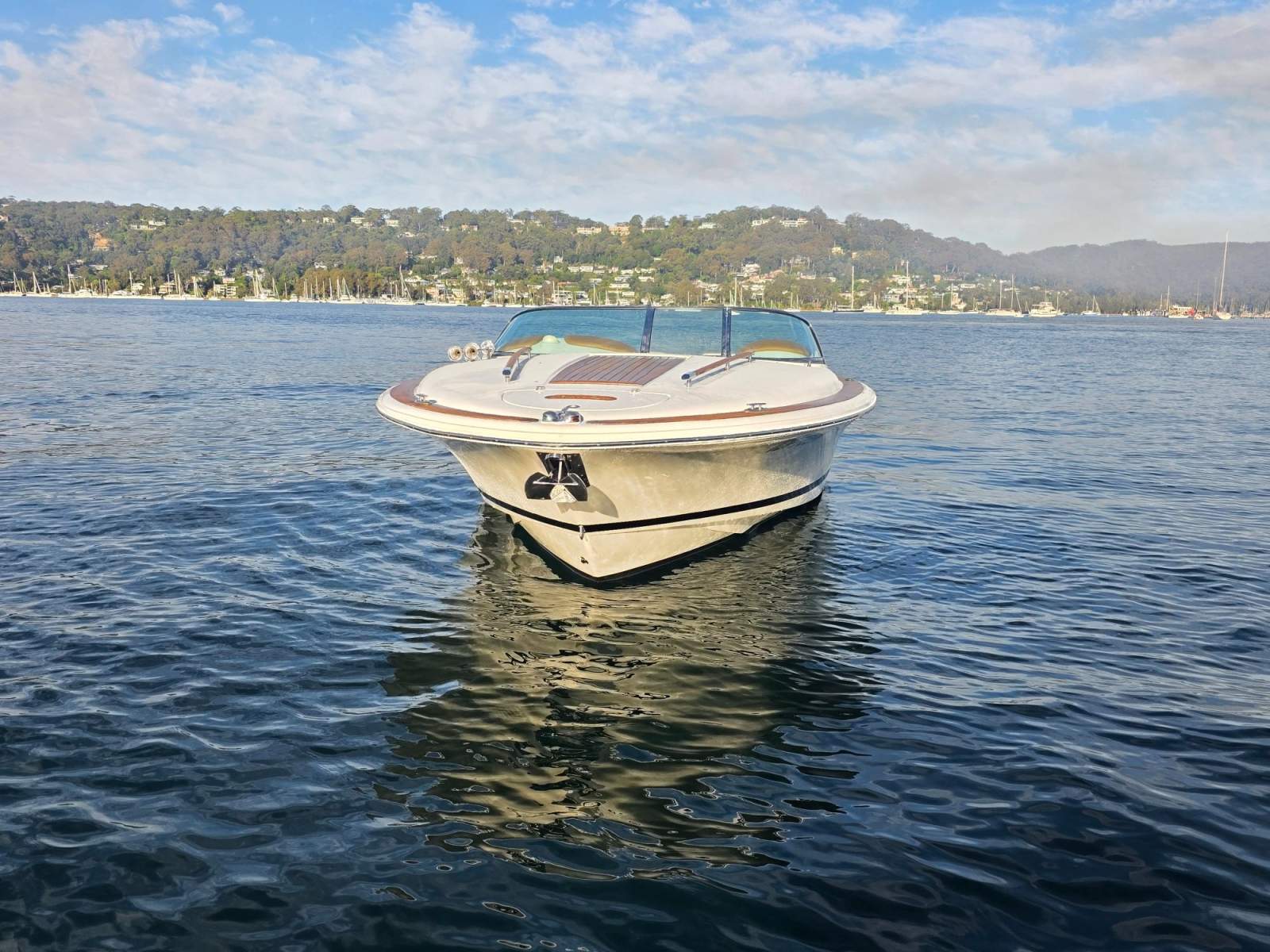 Chris Craft Corsair 28