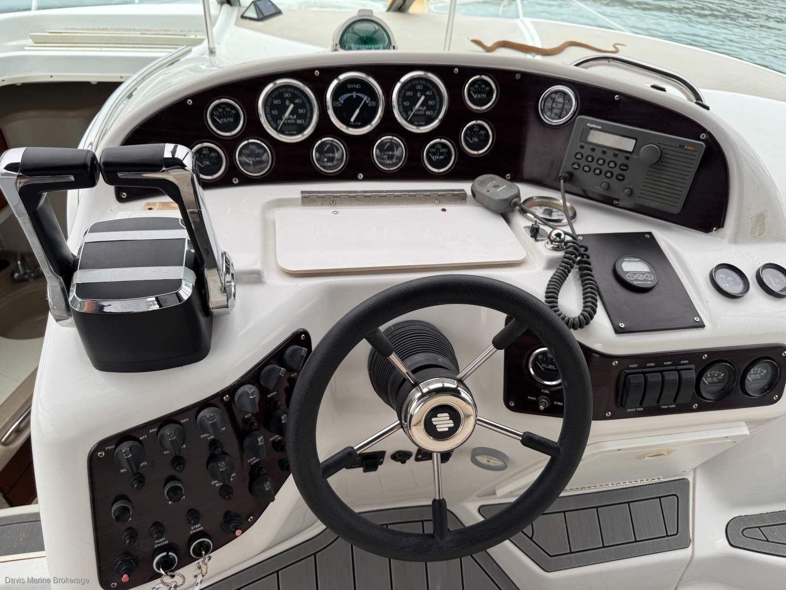 Chris Craft 3400 Sports Cruiser