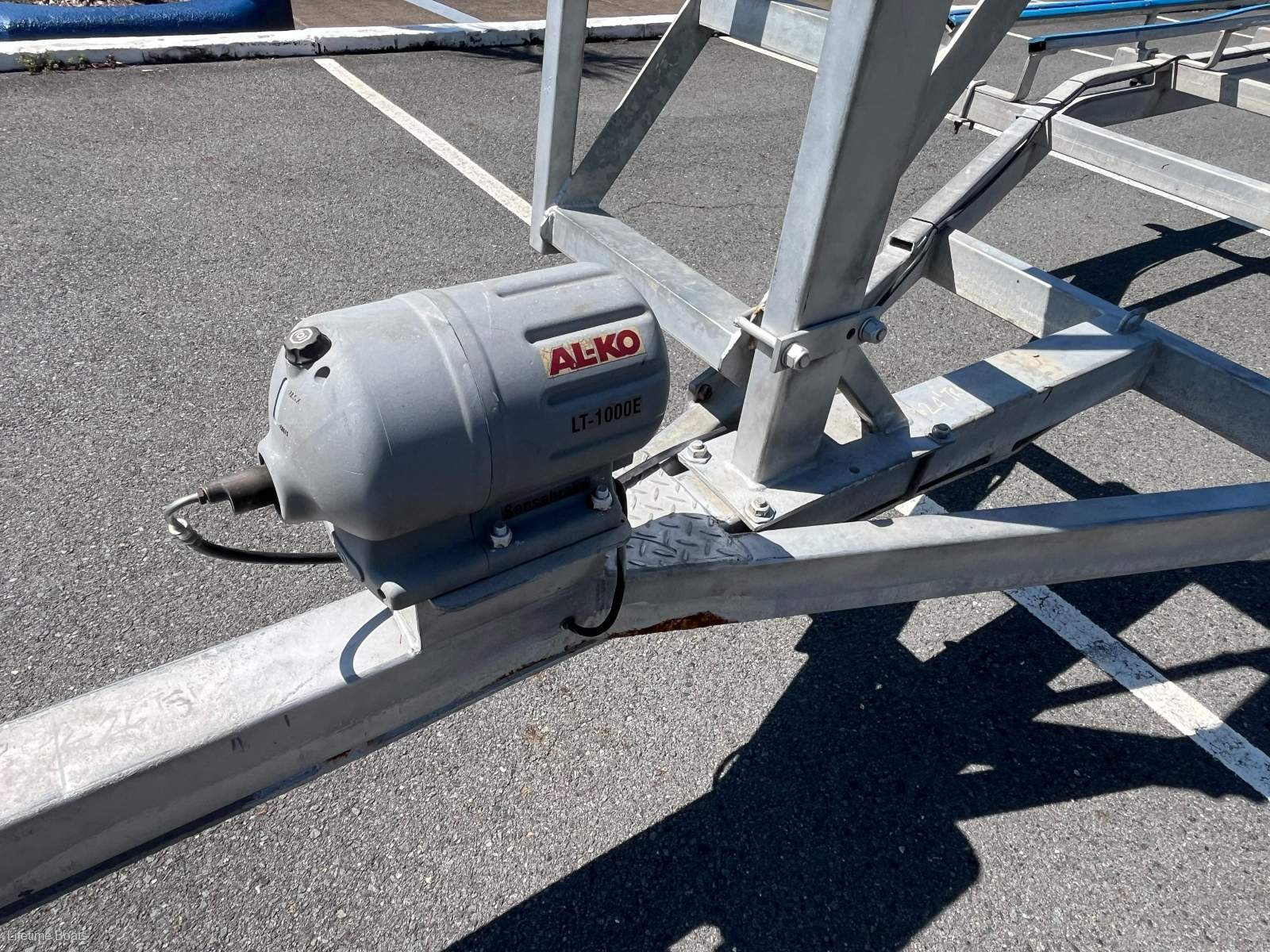 2020MY OCEANIC TWIN AXLE TRI HULL TRAILER