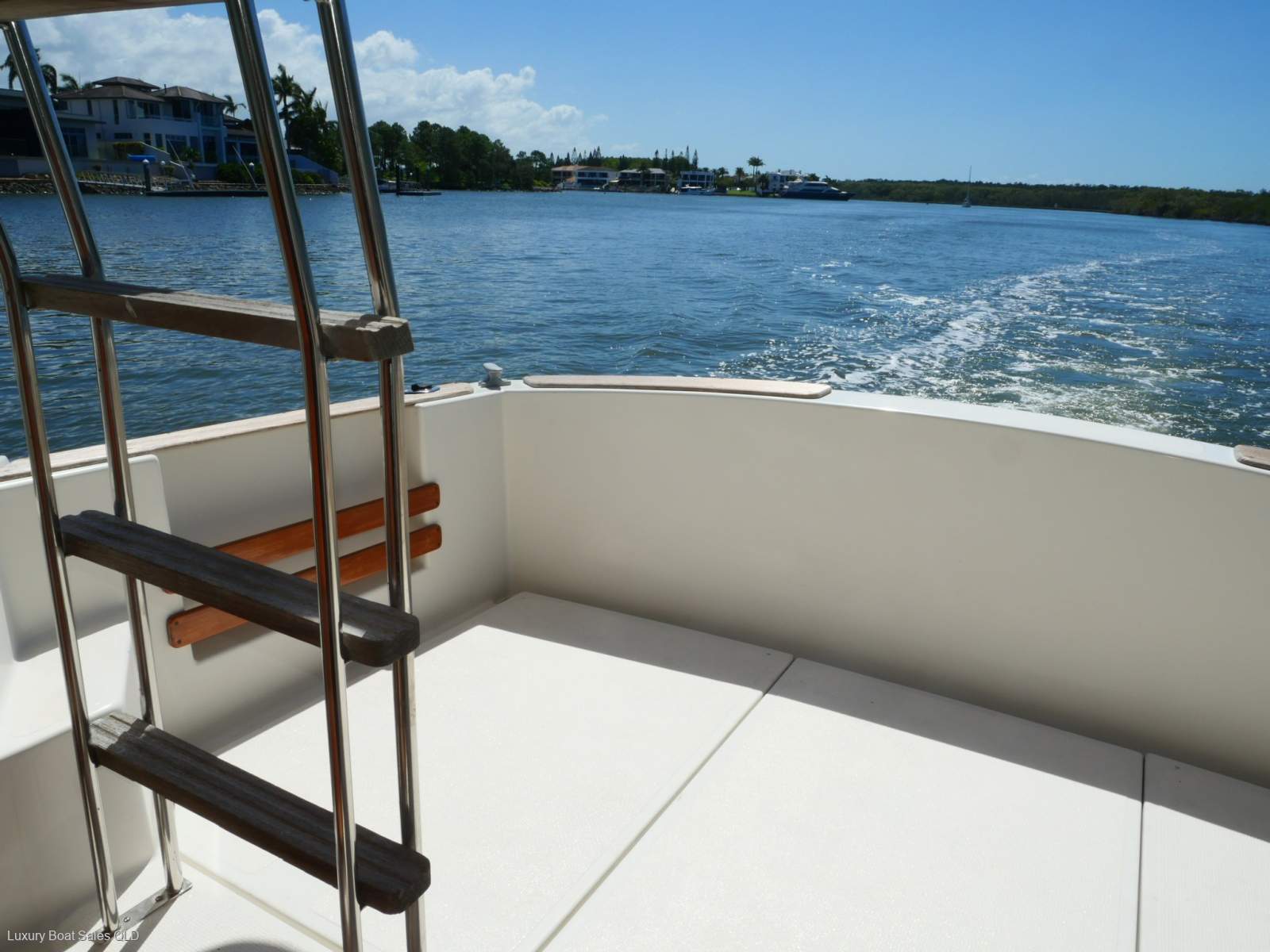 Riviera 30 Flybridge