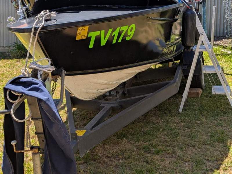 Custom Centre Console 4.45m