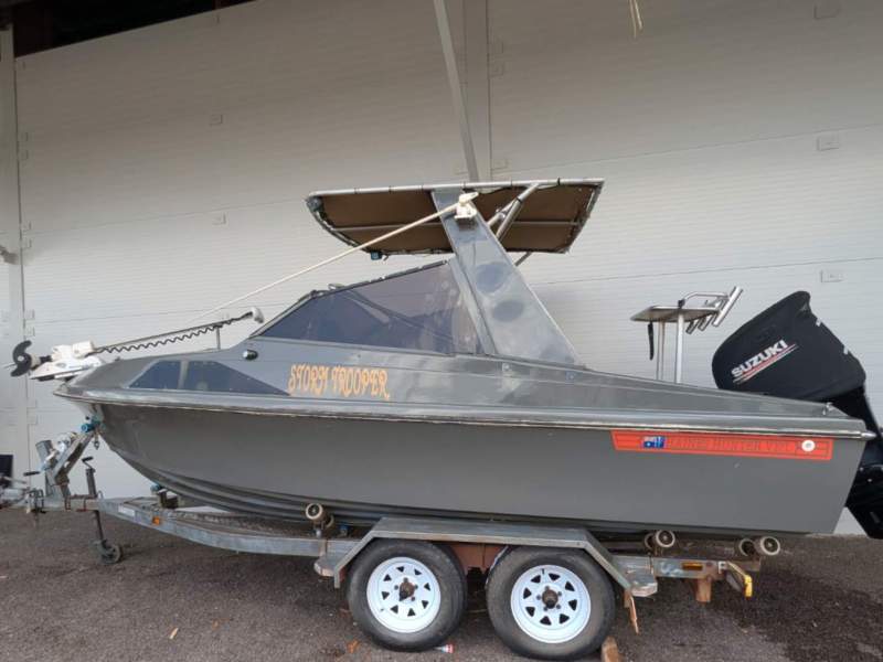 Haines Hunter V17L 1984 Haines Hunter V17L - Suzuki 150hp
