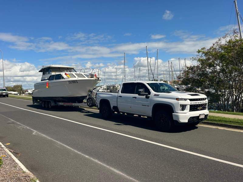 Bayliner 289 Discovery Cruiser Extended hull with twin Honda 225 outboards