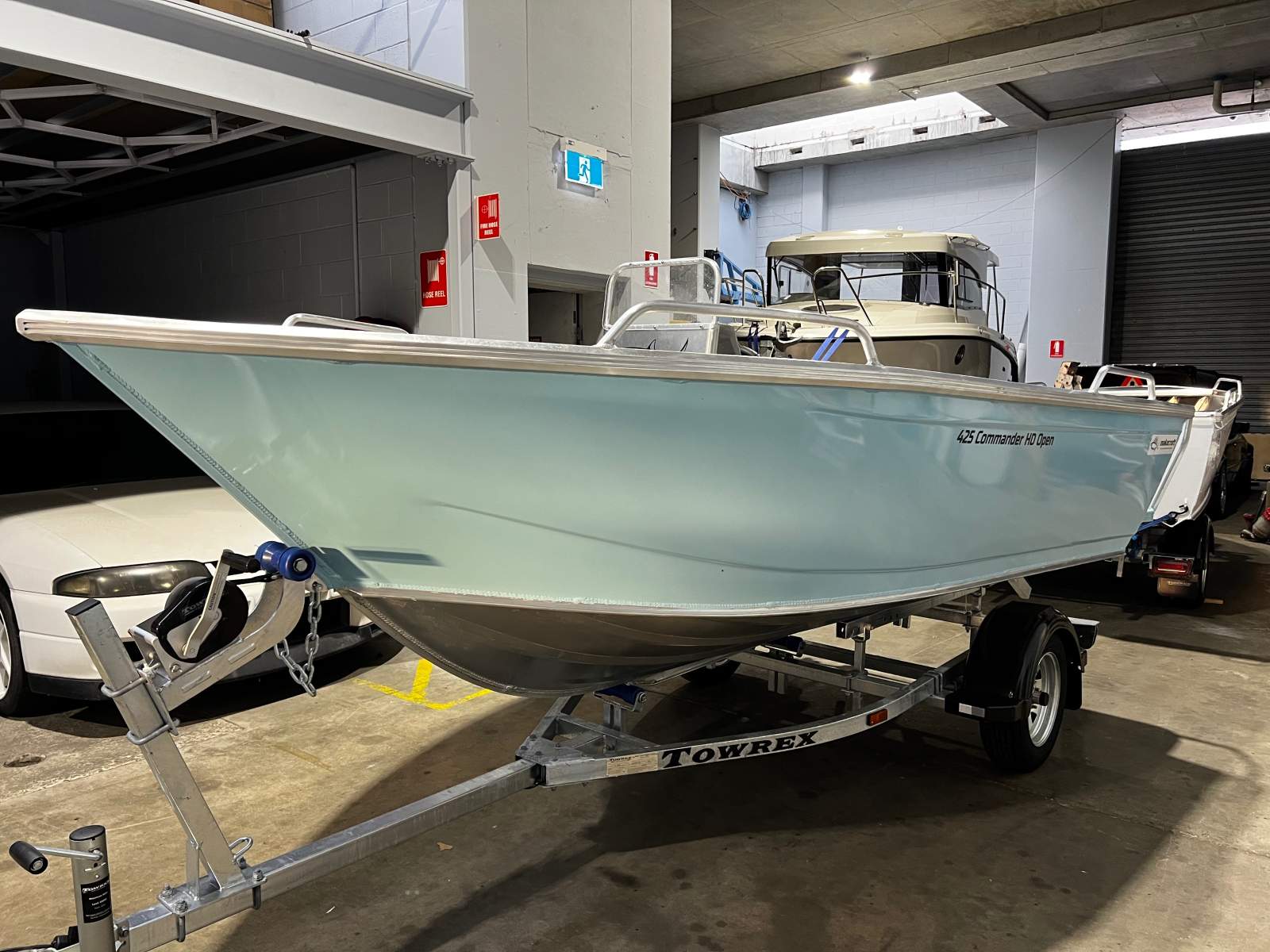 Makocraft Commander 425 Hd Open Side Console