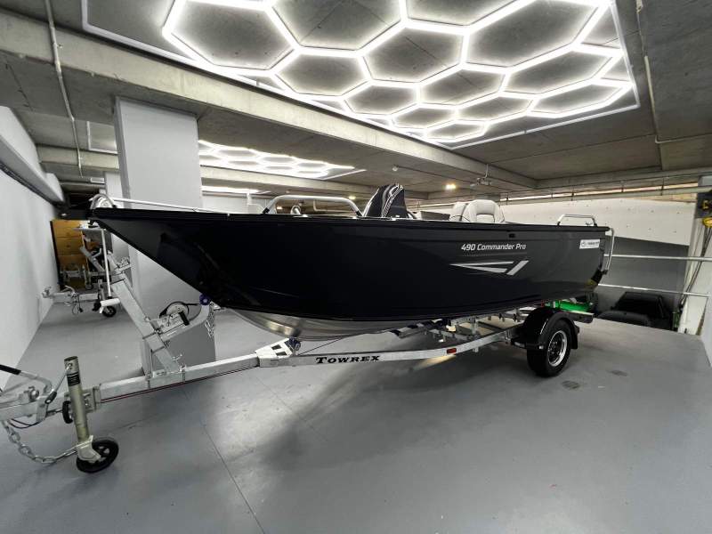 Makocraft 490 Commander Pro Side Console