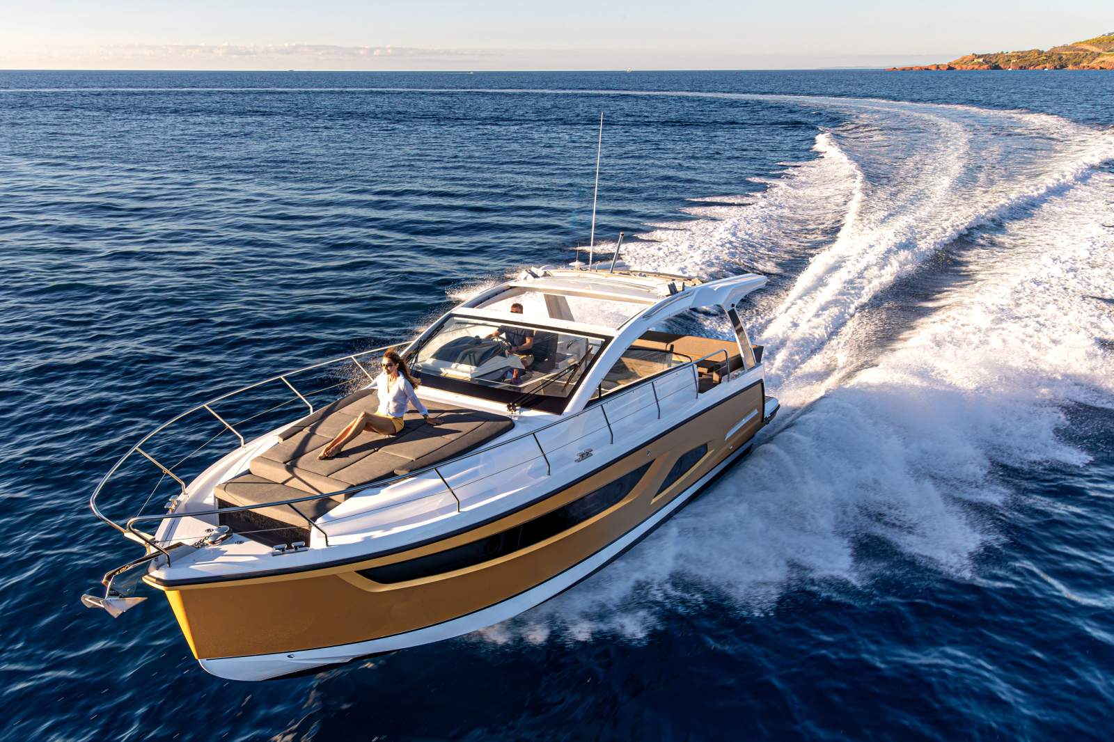 Sealine S390 : AVAILABLE TO ORDER