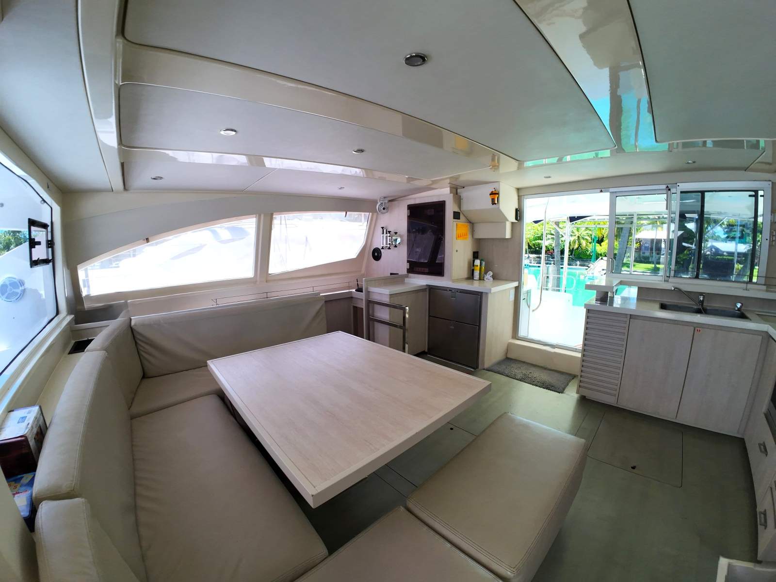 Leopard Catamarans 48