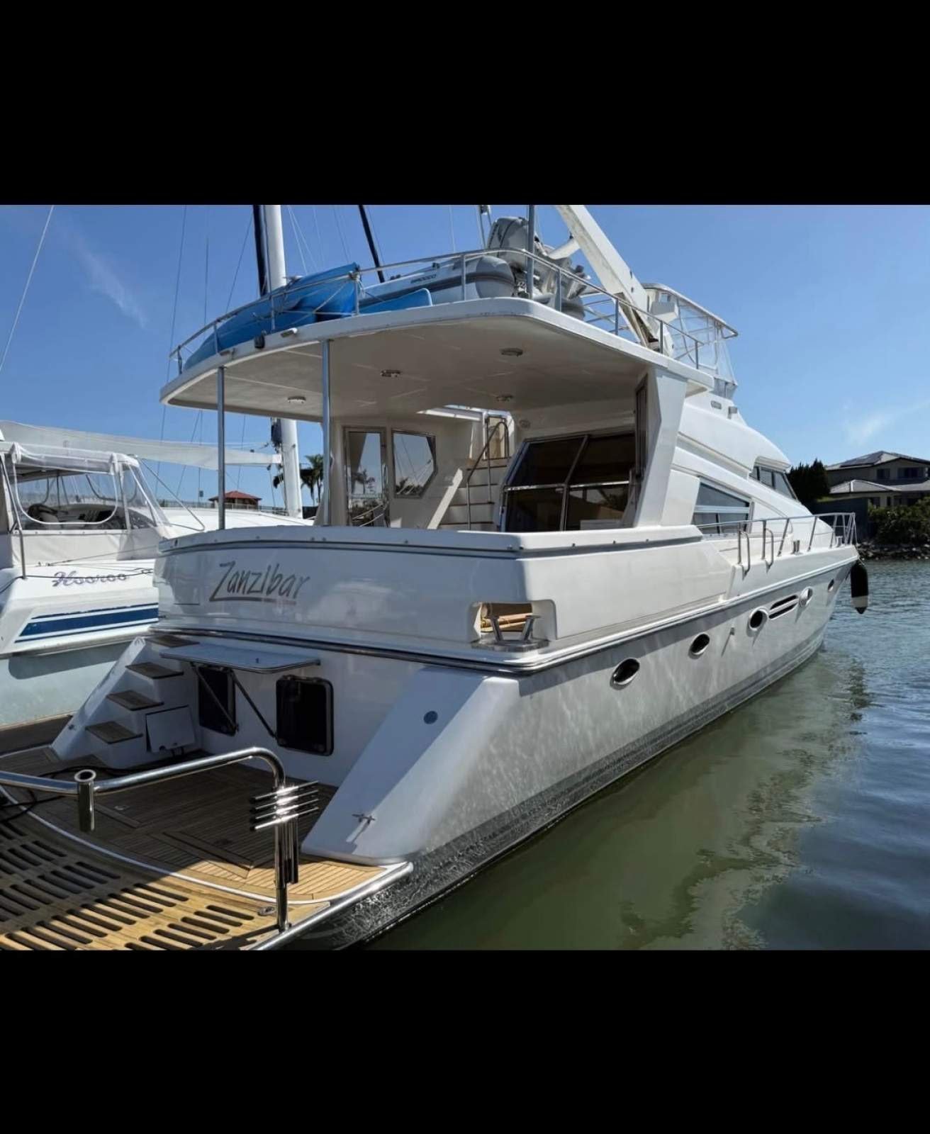 Johnson 58 Motor Yacht