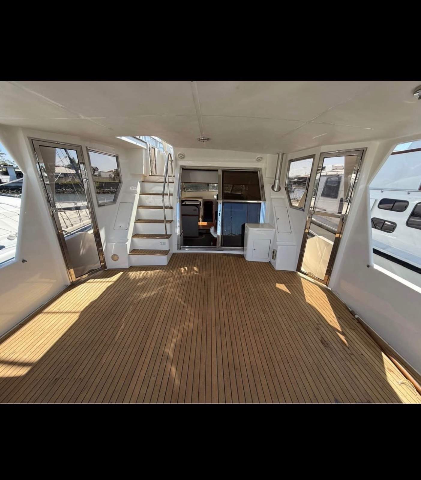 Johnson 58 Motor Yacht