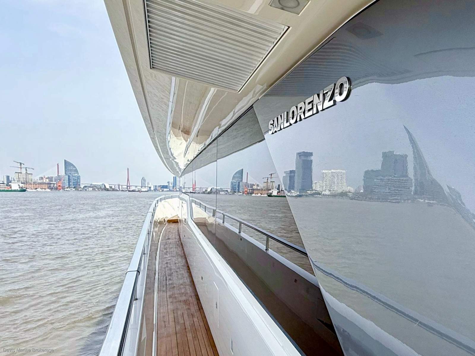 Sanlorenzo SL 96 - A Statement of Timeless Italian Craftsmanship