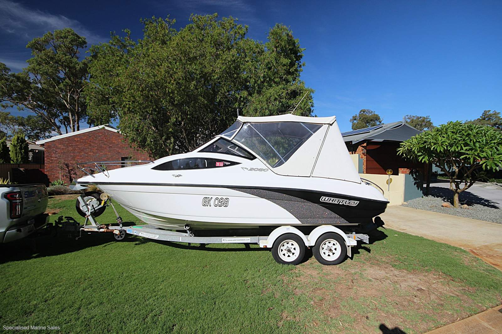 Whittley CR 2080 SD *** FANTASTIC FAMILY BOATING *** $65,000 ***