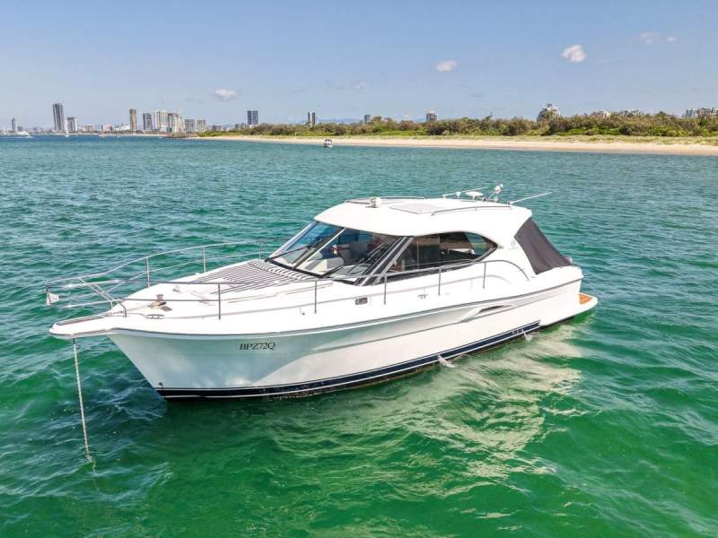 Riviera 3600 Sport Yacht