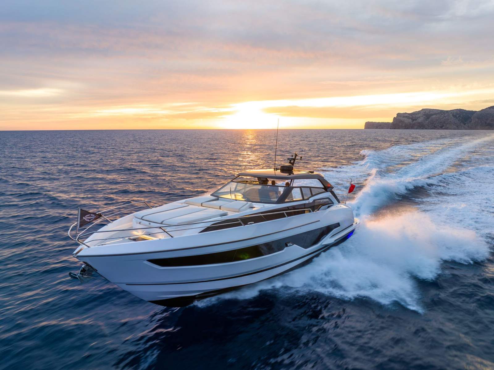 Sunseeker Superhawk 55