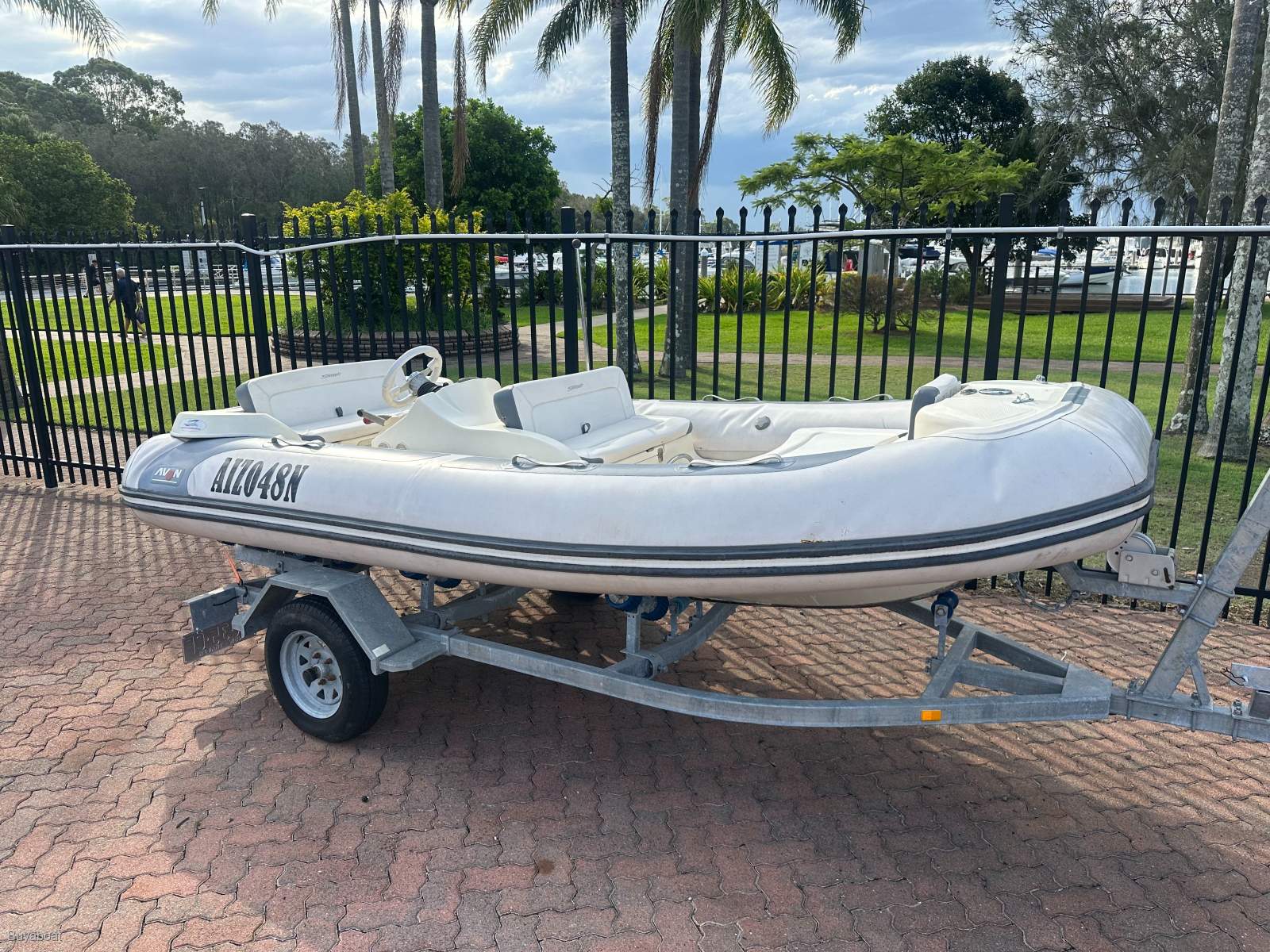 Avon 430 Seasport SC DL