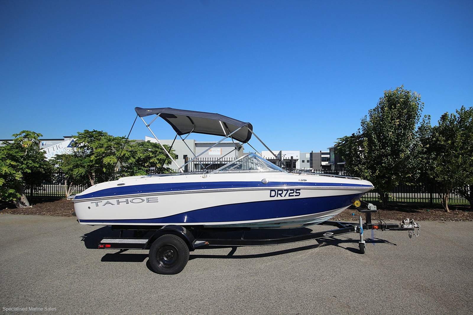 Tahoe Q7i *** COMFORTABLE CRUISING *** $ 28,990 ***