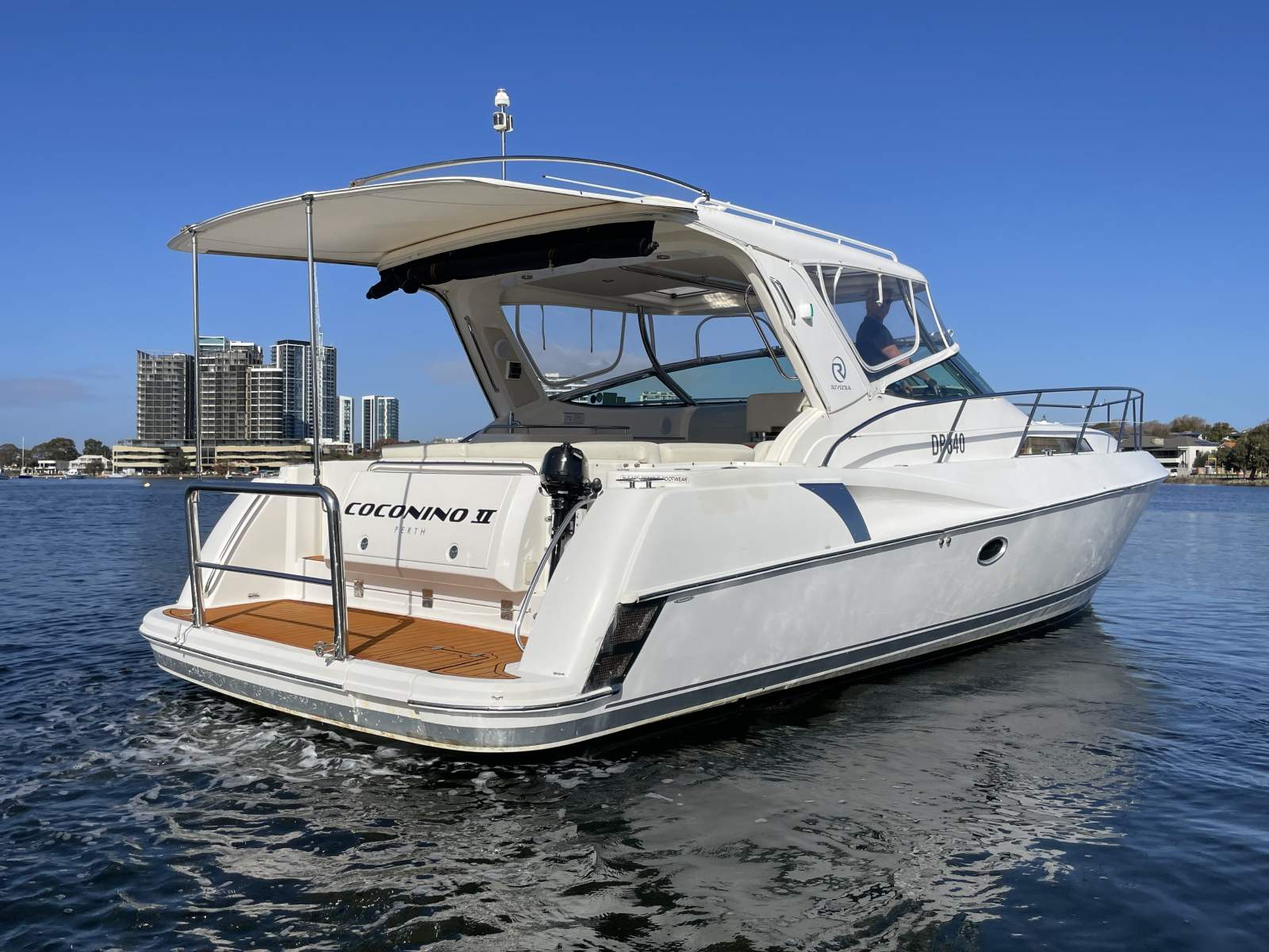 Riviera M400 Sports Cruiser