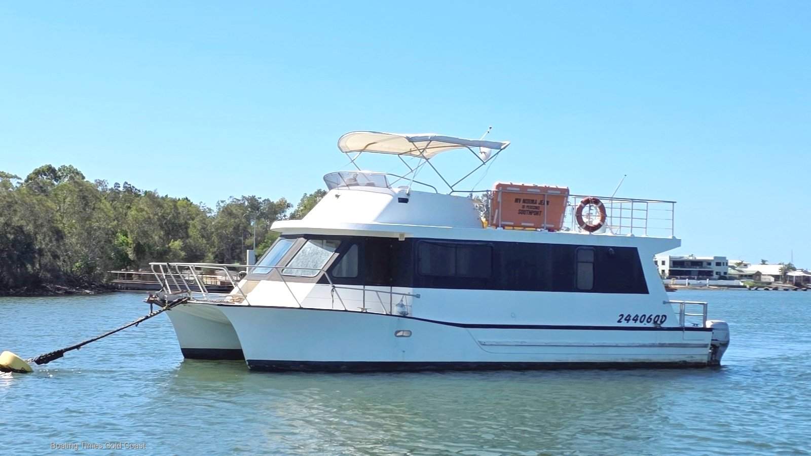 Nustar 38 Flybridge Catamaran