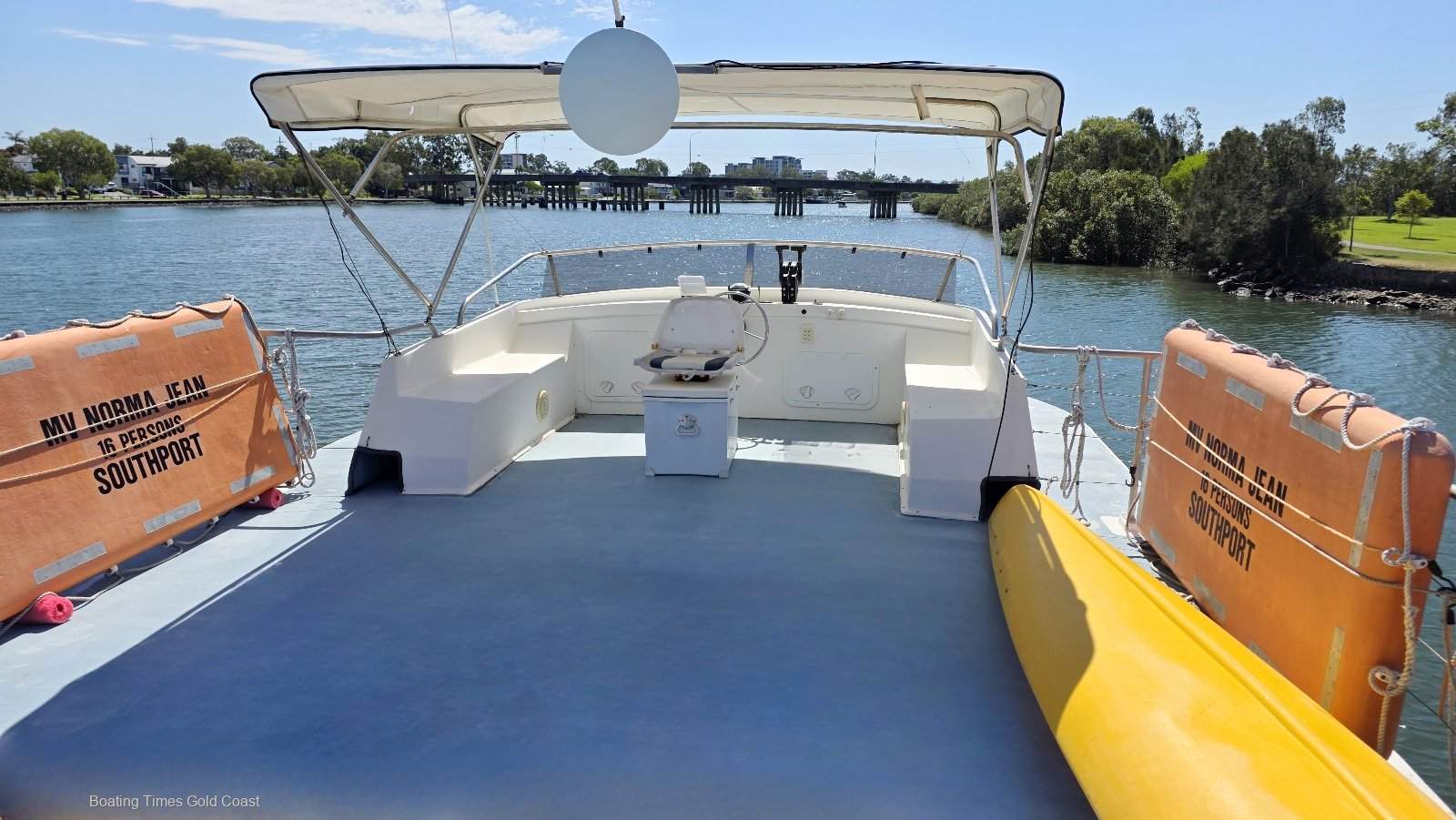 Nustar 38 Flybridge Catamaran