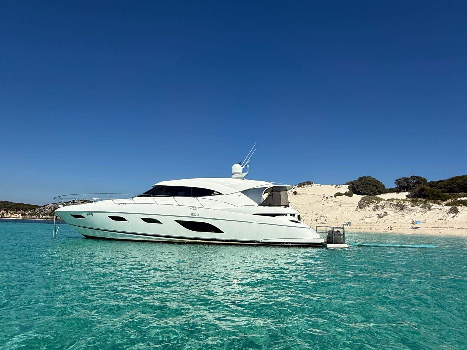 Riviera 6000 Sport Yacht