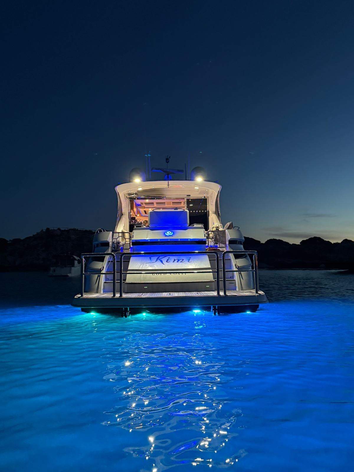 Riviera 6000 Sport Yacht