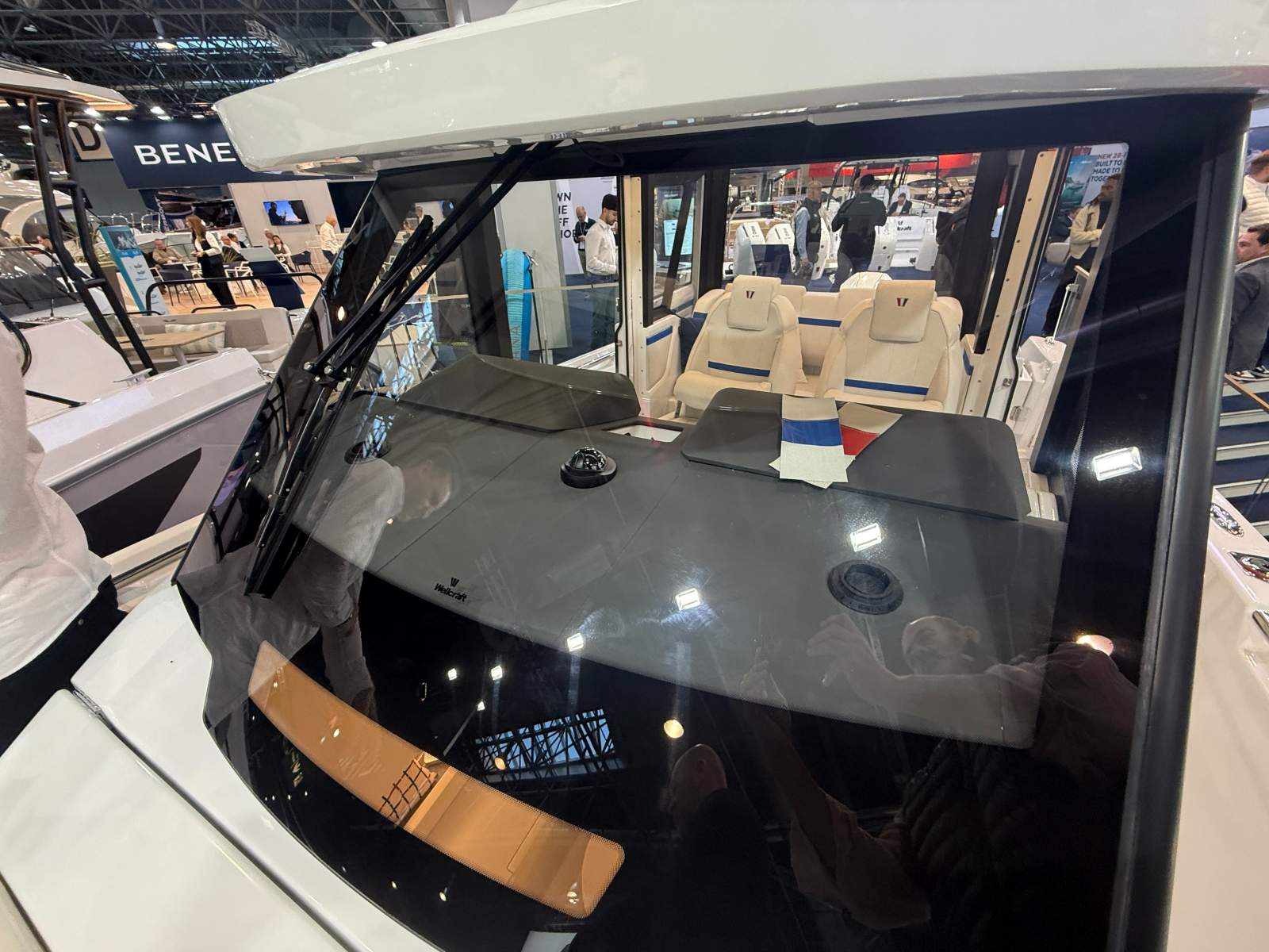 Wellcraft 28 Explorer