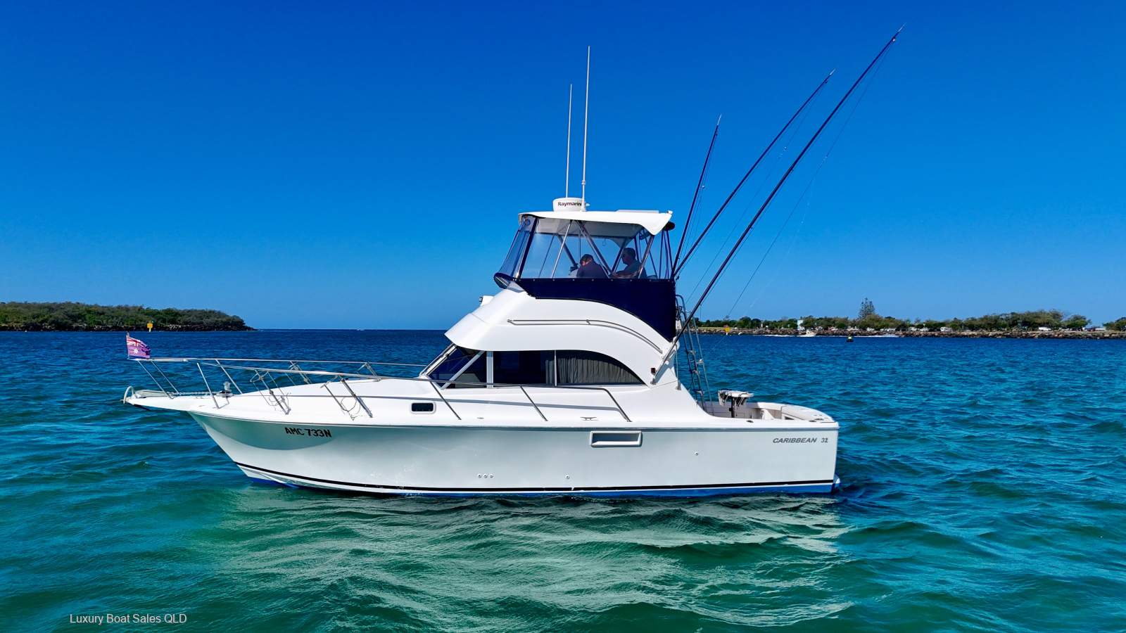 Caribbean 32 Flybridge Cruiser