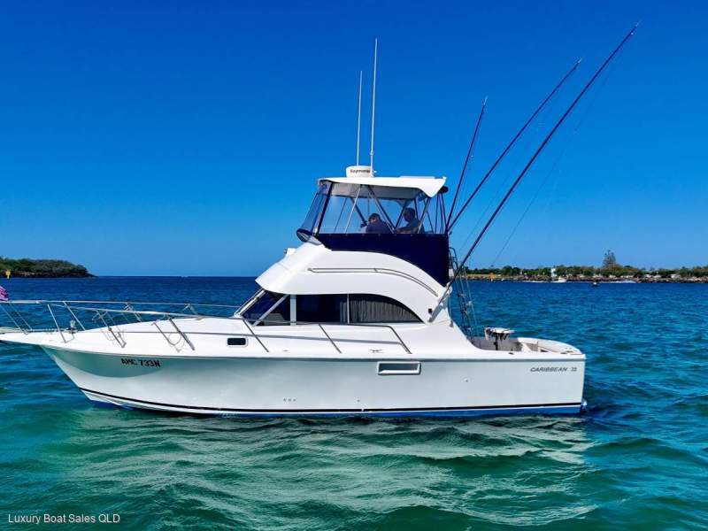 Caribbean 32 Flybridge Cruiser