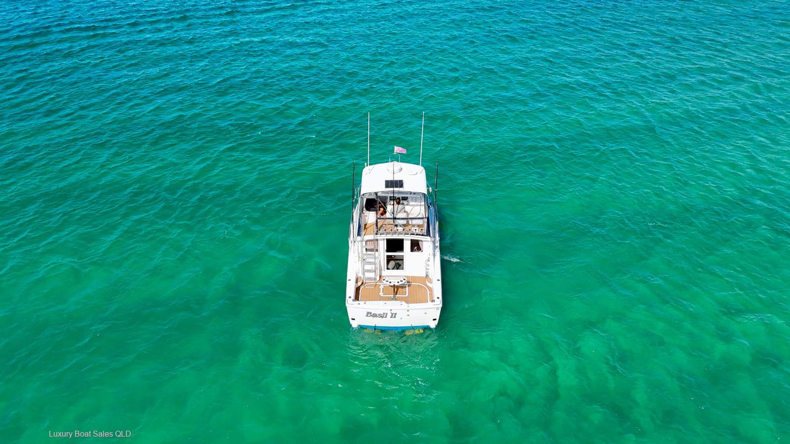 Caribbean 32 Flybridge Cruiser