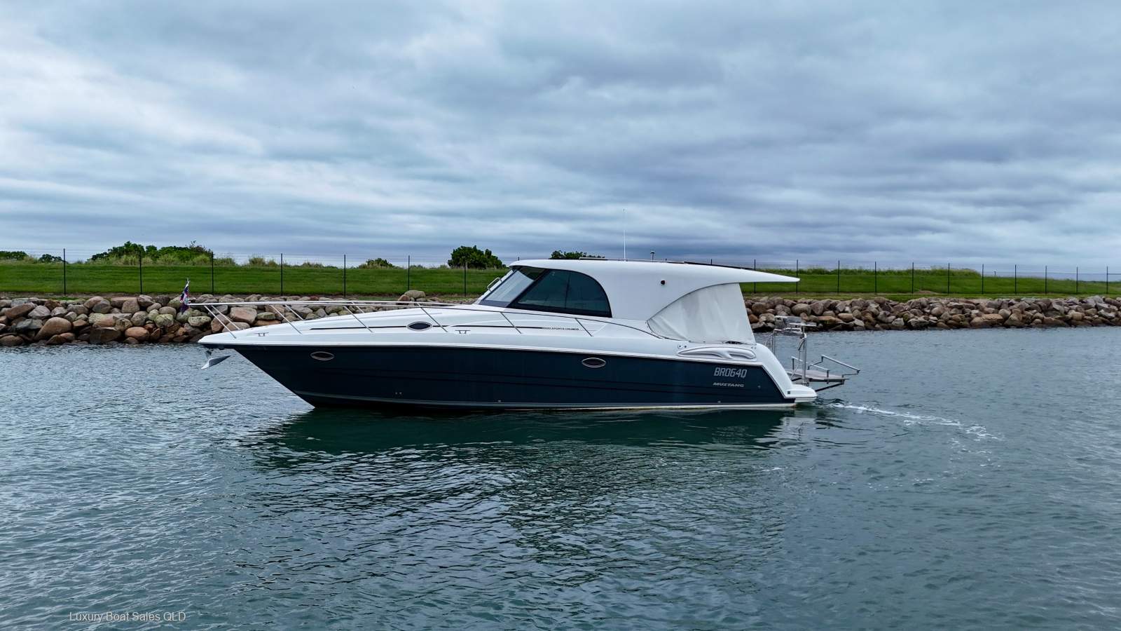 Mustang 3800 Hard Top