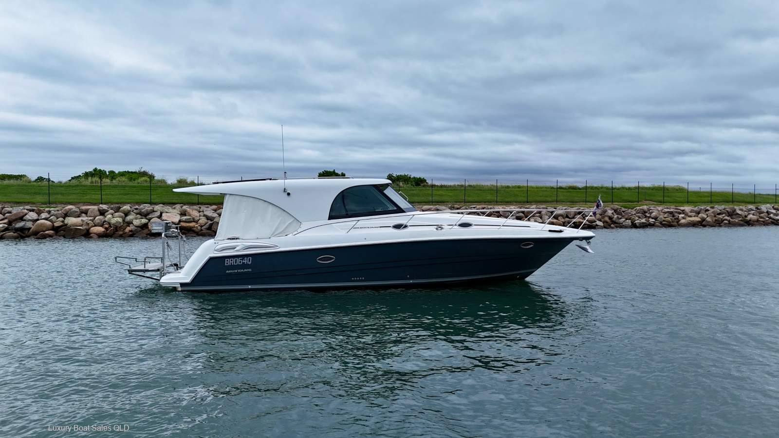 Mustang 3800 Hard Top