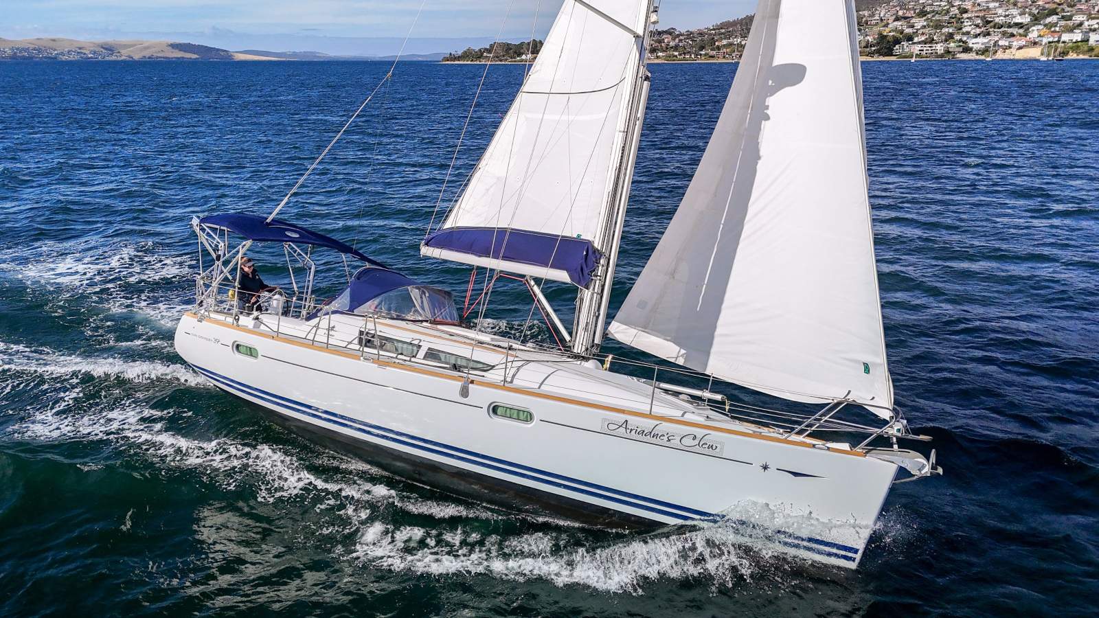 Jeanneau Sun Odyssey 39i PERFECTLY MAINTAINED AND UPGRADED!