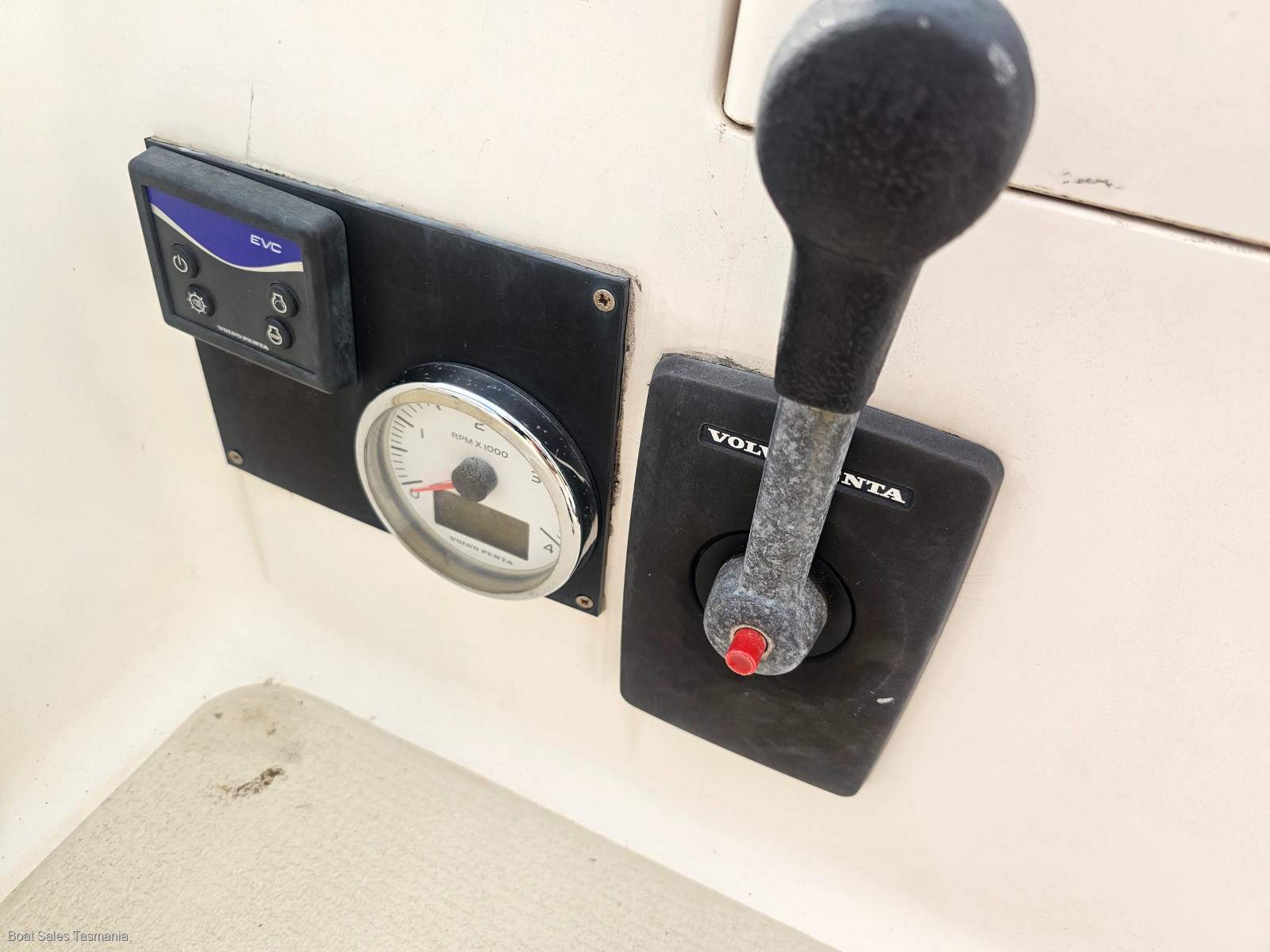 Northshore 27 Spinner