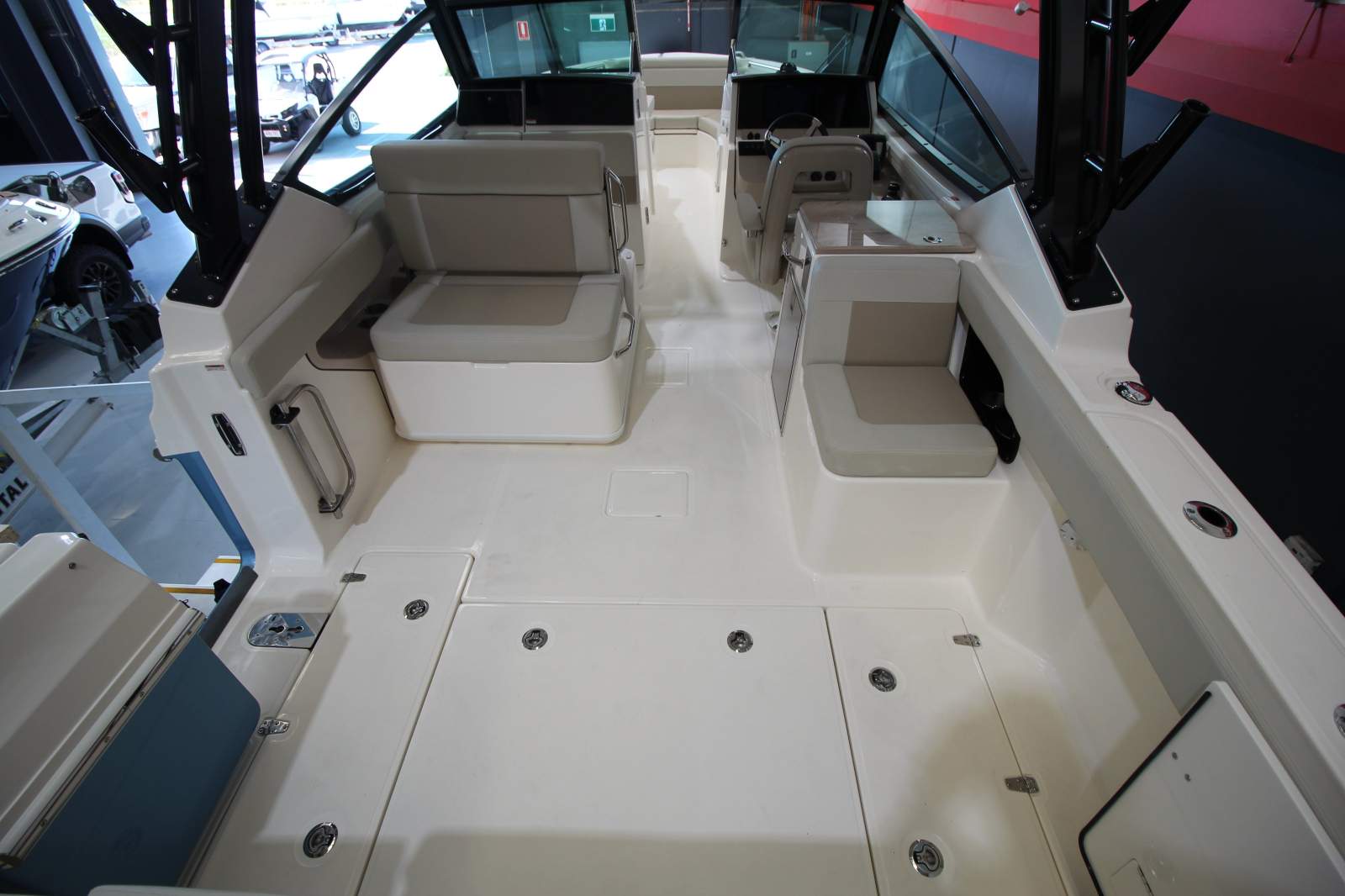 New Boston Whaler 280 Vantage Dual Console Bowrider