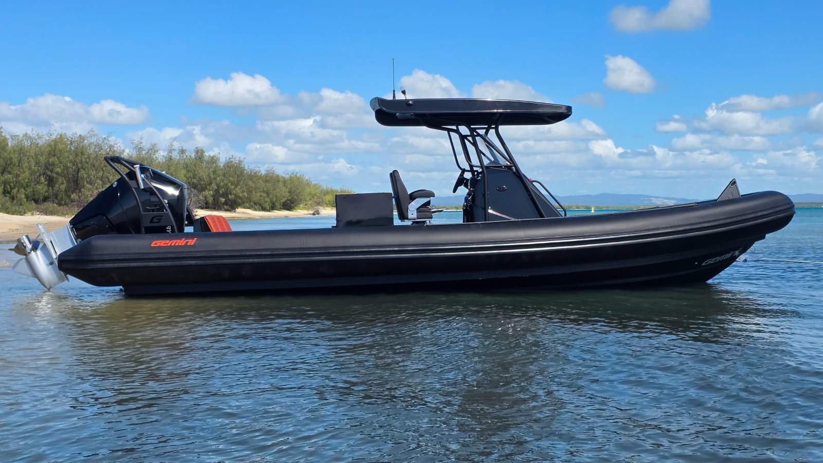 Gemini Waverider 880 2025 Model Ultimate Entertainer