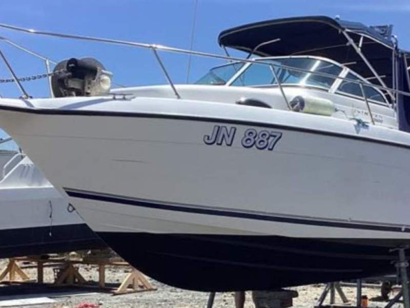 Seaswirl Striper 2601 Walk Around Just Serviced (Pittwater NSW)