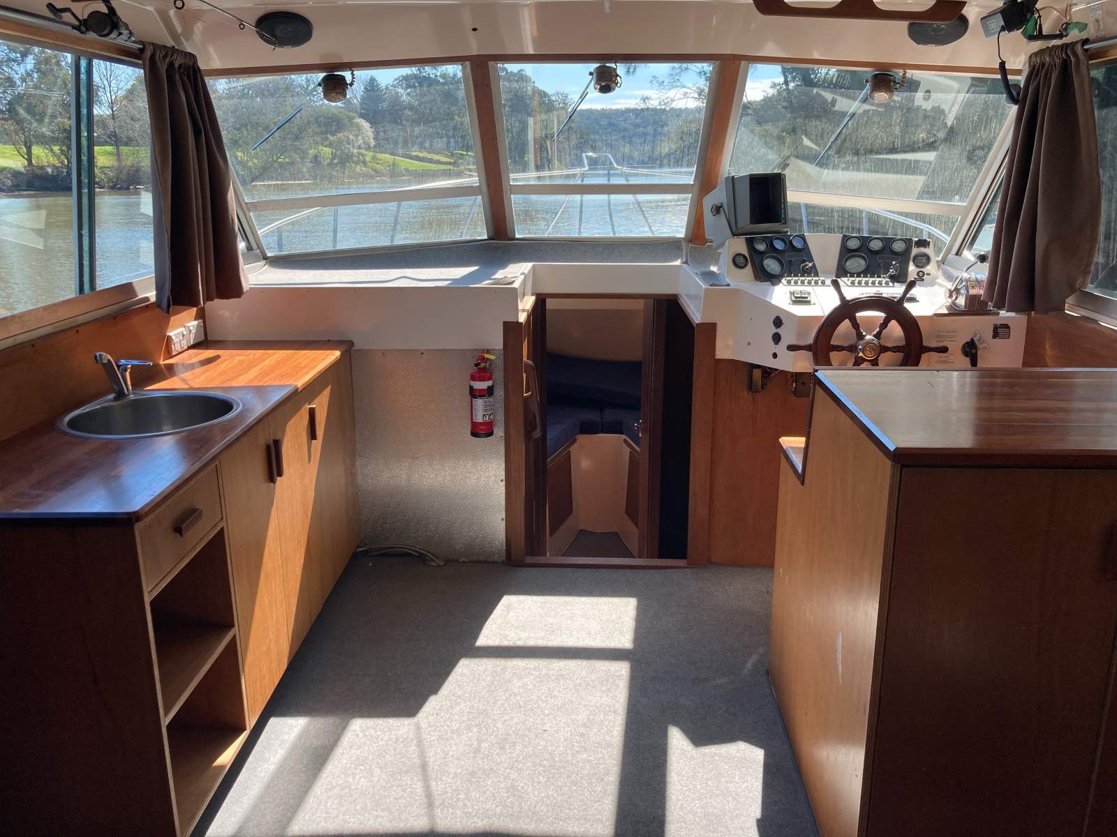 Mariner 34 Flybridge Mk 2 Many Updates Twin Diesels (Sydney Harbour)