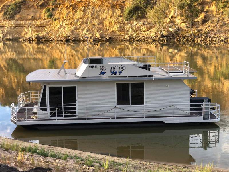 One queen bedroom Spacious 13.3m x 6m